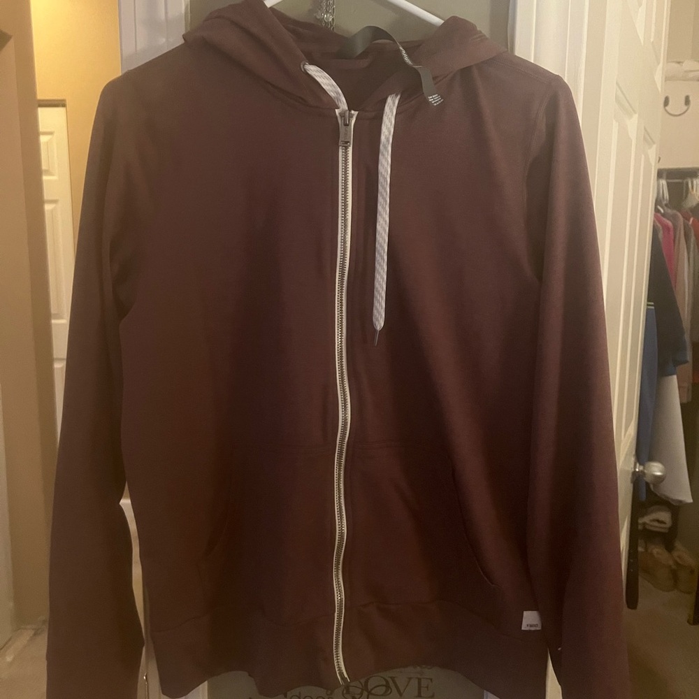 Vuori Halo Performance Hoodie in Elderberry Heather
